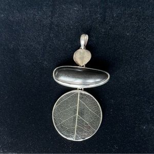 SILPADA Black Ebony Wood/Inlaid Soursop Leaf Resin Pendant S2123